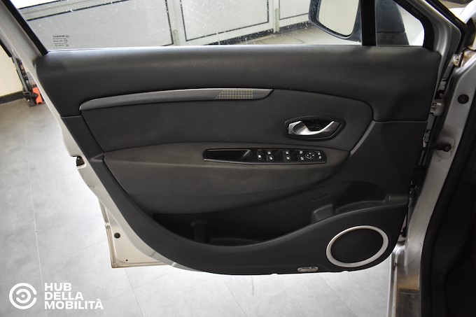 RENAULT Scénic 1.9 dCi 130CV Dynamique